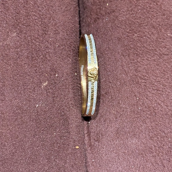 Stainless Steel Gold-Tone Shining and Sparkling Ladies Bangle Bracelet - Picture 3 of 14